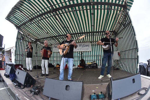 Nordet (Port en f&ecirc;te)  en concert